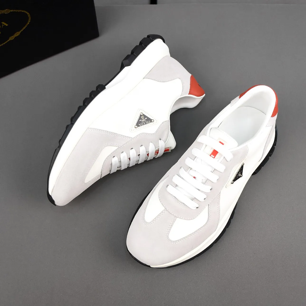 PP500🍒🍒🍒【PRADA】The upper is made of first-layer cowhide, sheepskin lining, and ultra-light soft elastic PU outsole. Men's size 38-44 (just choose according to your usual wearing size).